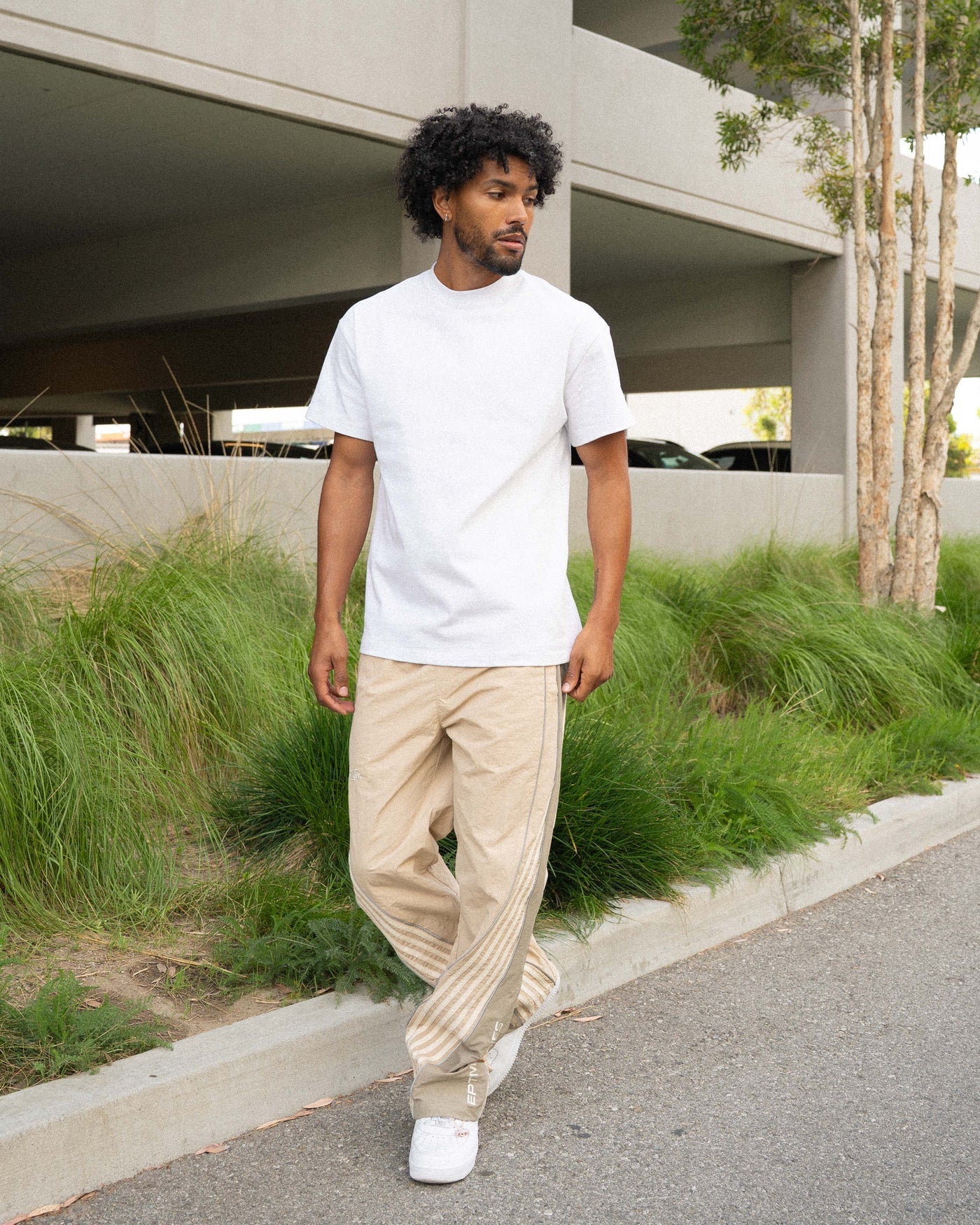 EPTM Ludgate Men's Relaxed Fit Wide Leg Pants in Khaki