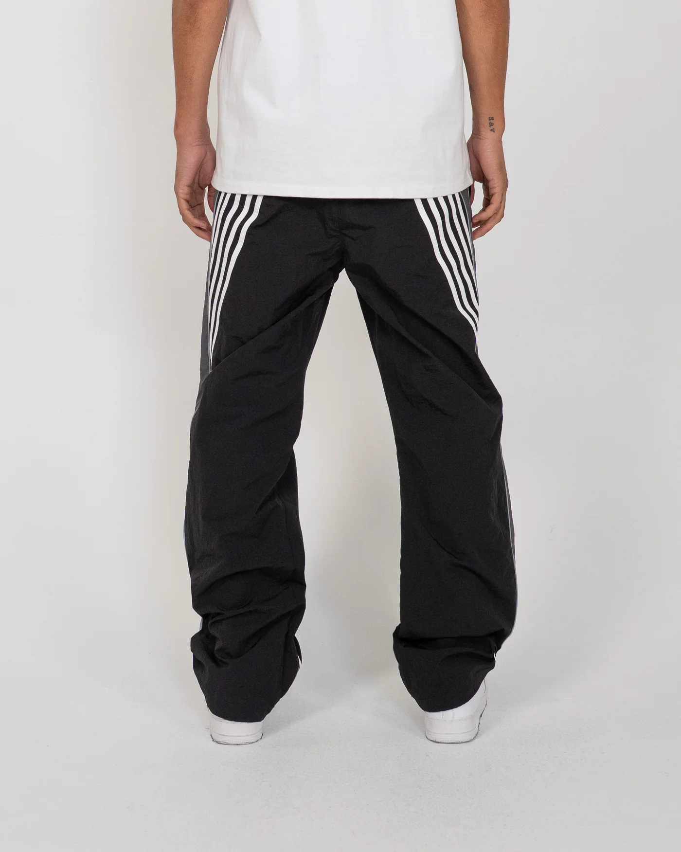EPTM Ludgate Men's Relaxed Fit wide Leg Pants in Black